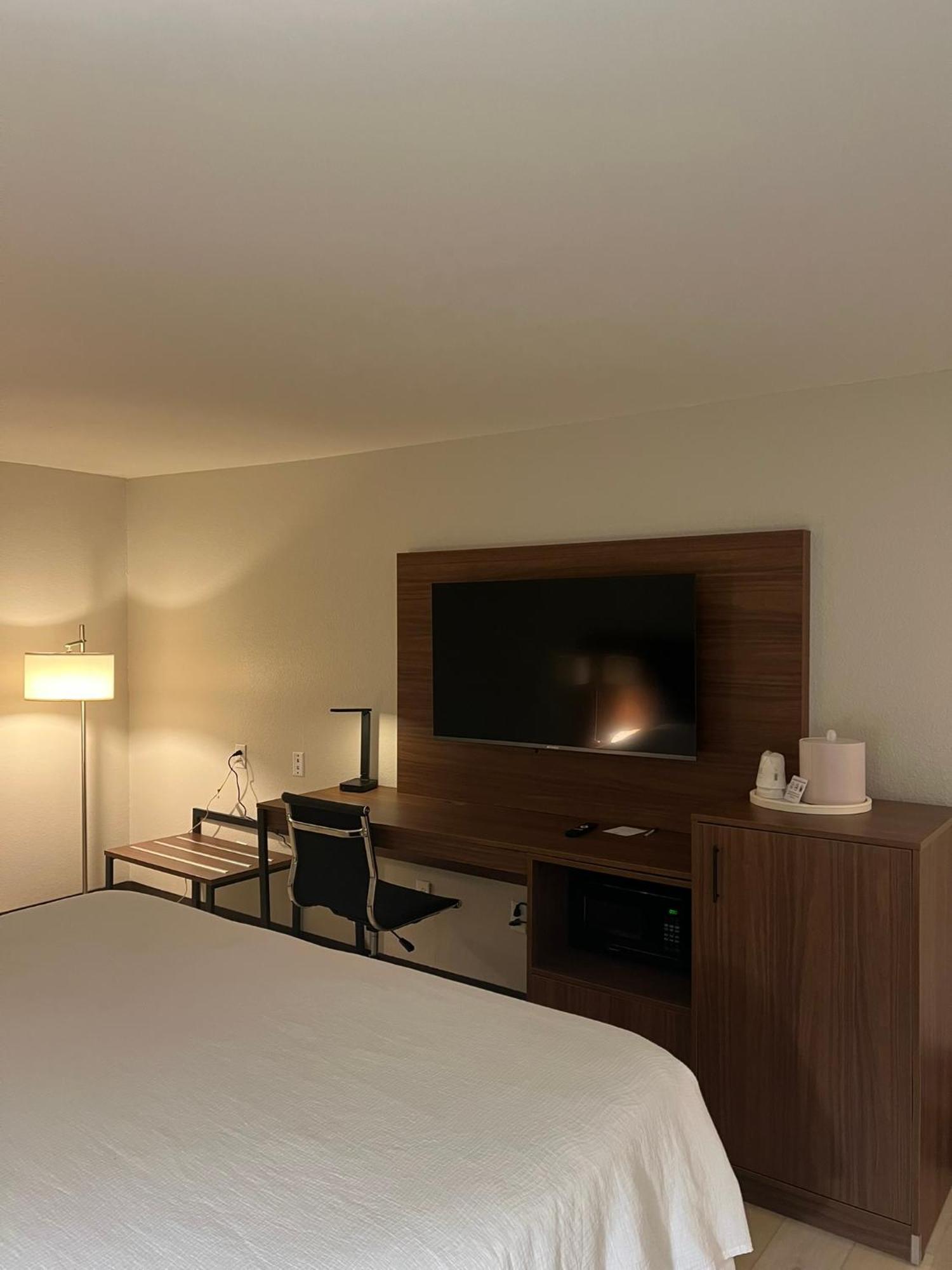 Wingate By Wyndham Dublin Near Claytor Lake State Park Eksteriør bilde